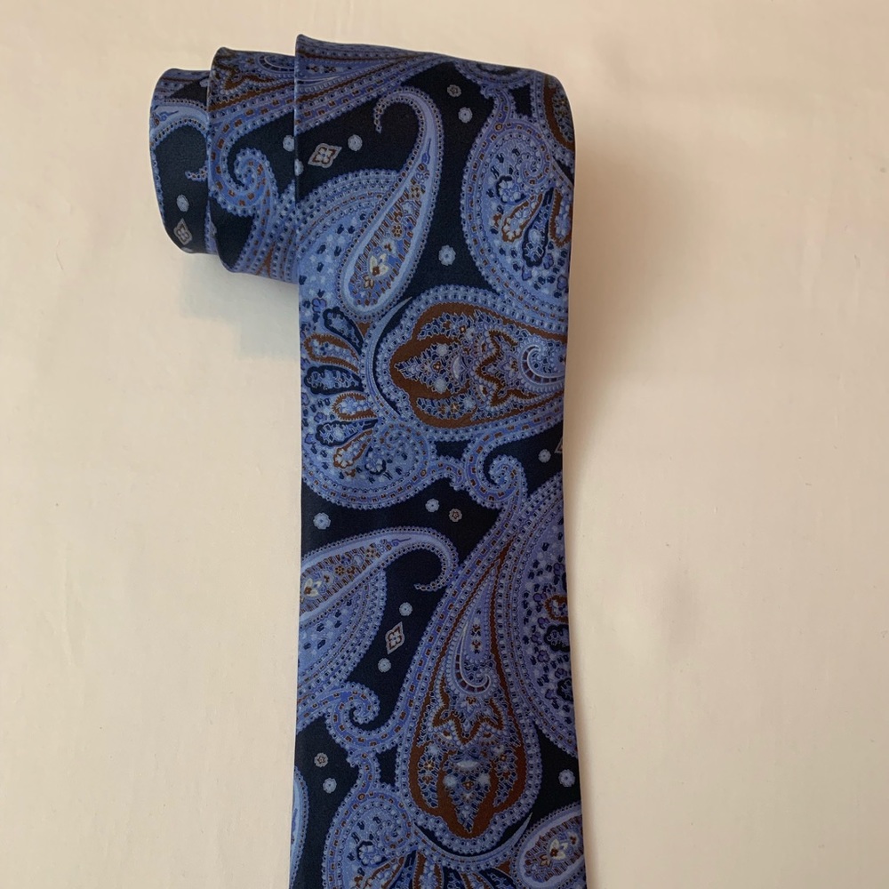 Brioni silk tie
